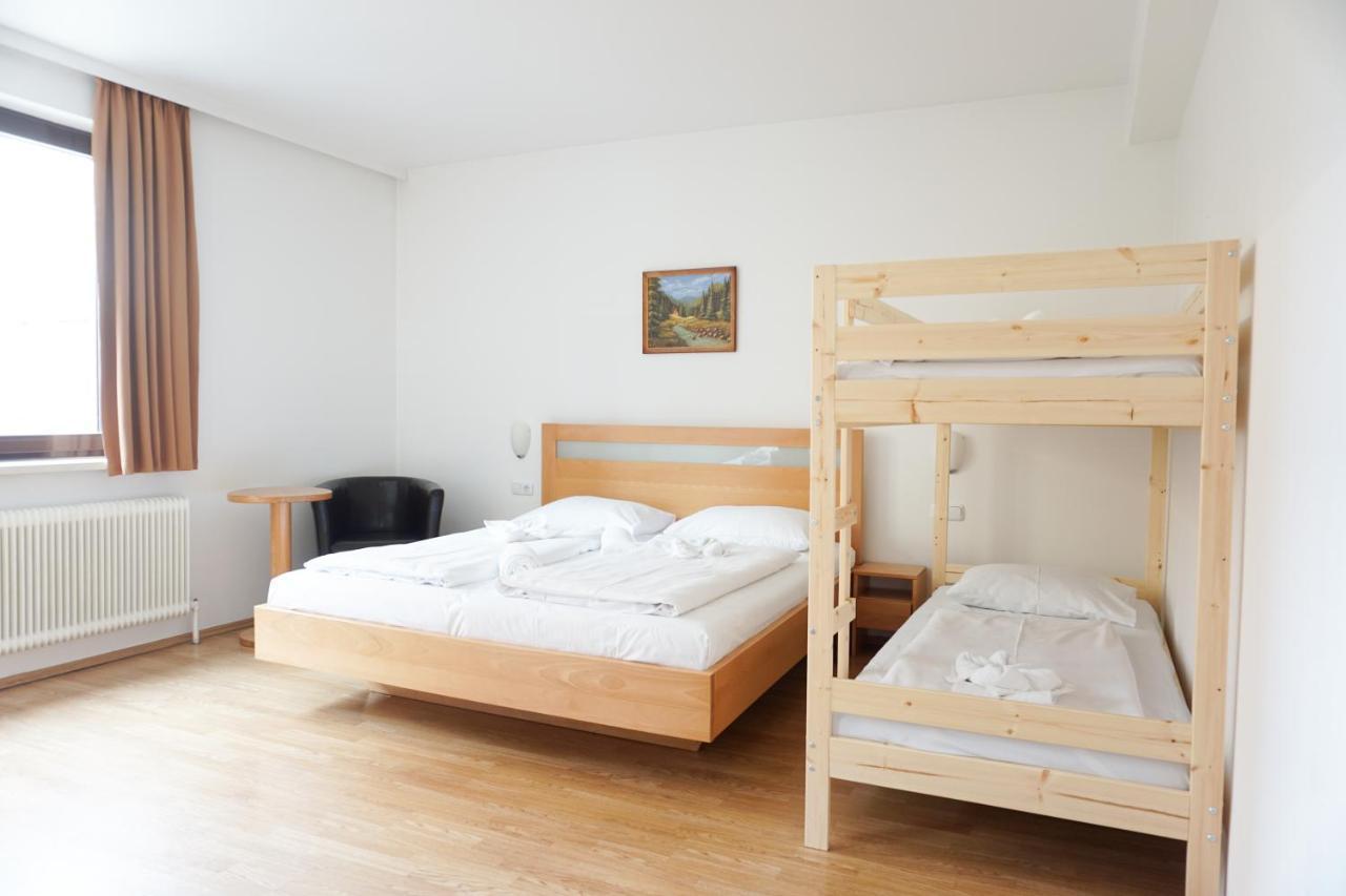 Quintuple Room,1204692847:JPEG